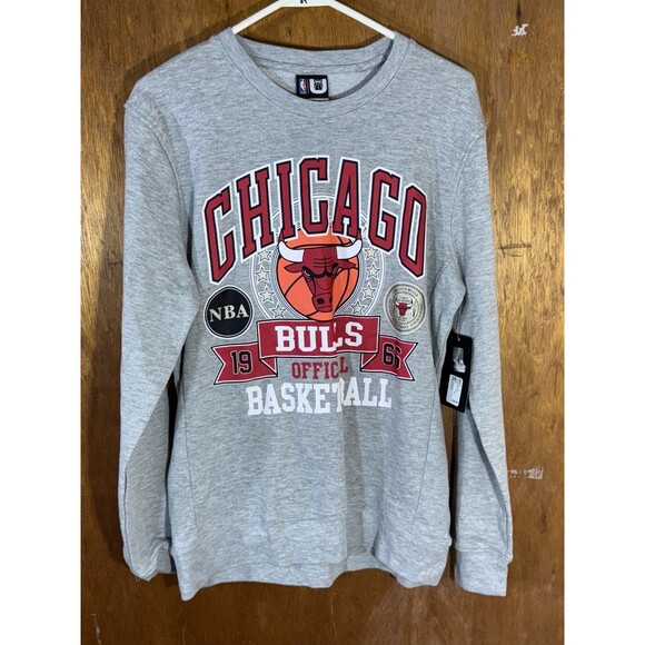 NWT Chicago‎ Bulls 1966 NBA Basketball Crewneck Sweater Men’s Small - Picture 1 of 10